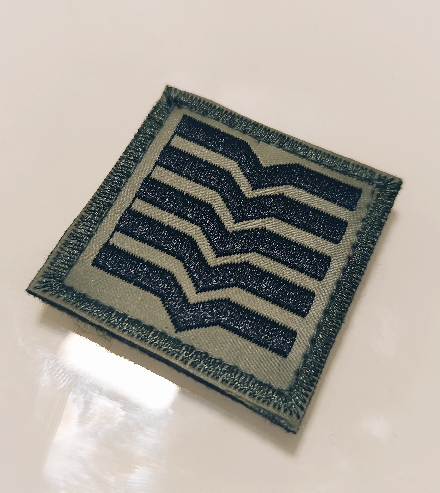 Insignia bordada para 10º Uniforme - 1º Sargento